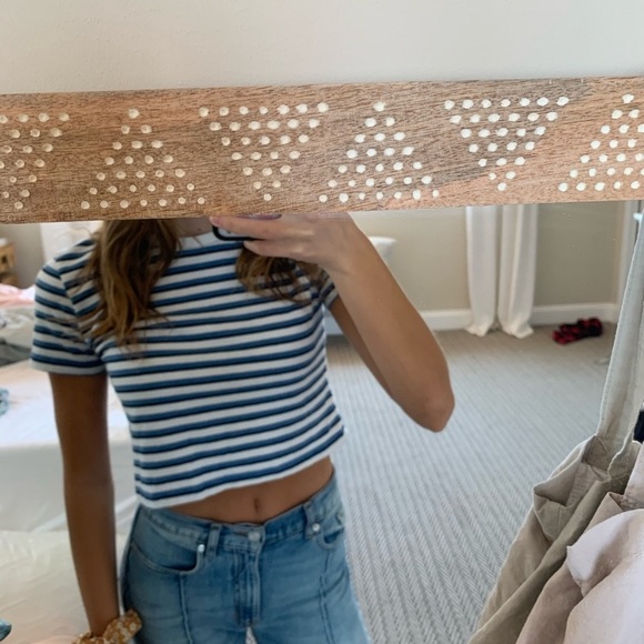 Brandy Melville Crop T-Shirt - Picture 1 of 3